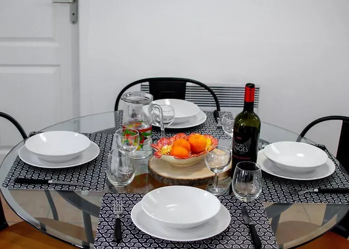 La Maisonnette Yourhosthelper *